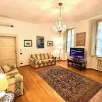 Nest In - A Nest In The Of For 6 Apartament Como
