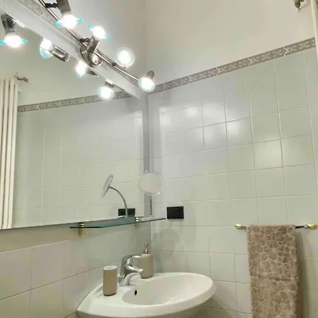 Nest In - A Nest In The Of For 6 Όπως